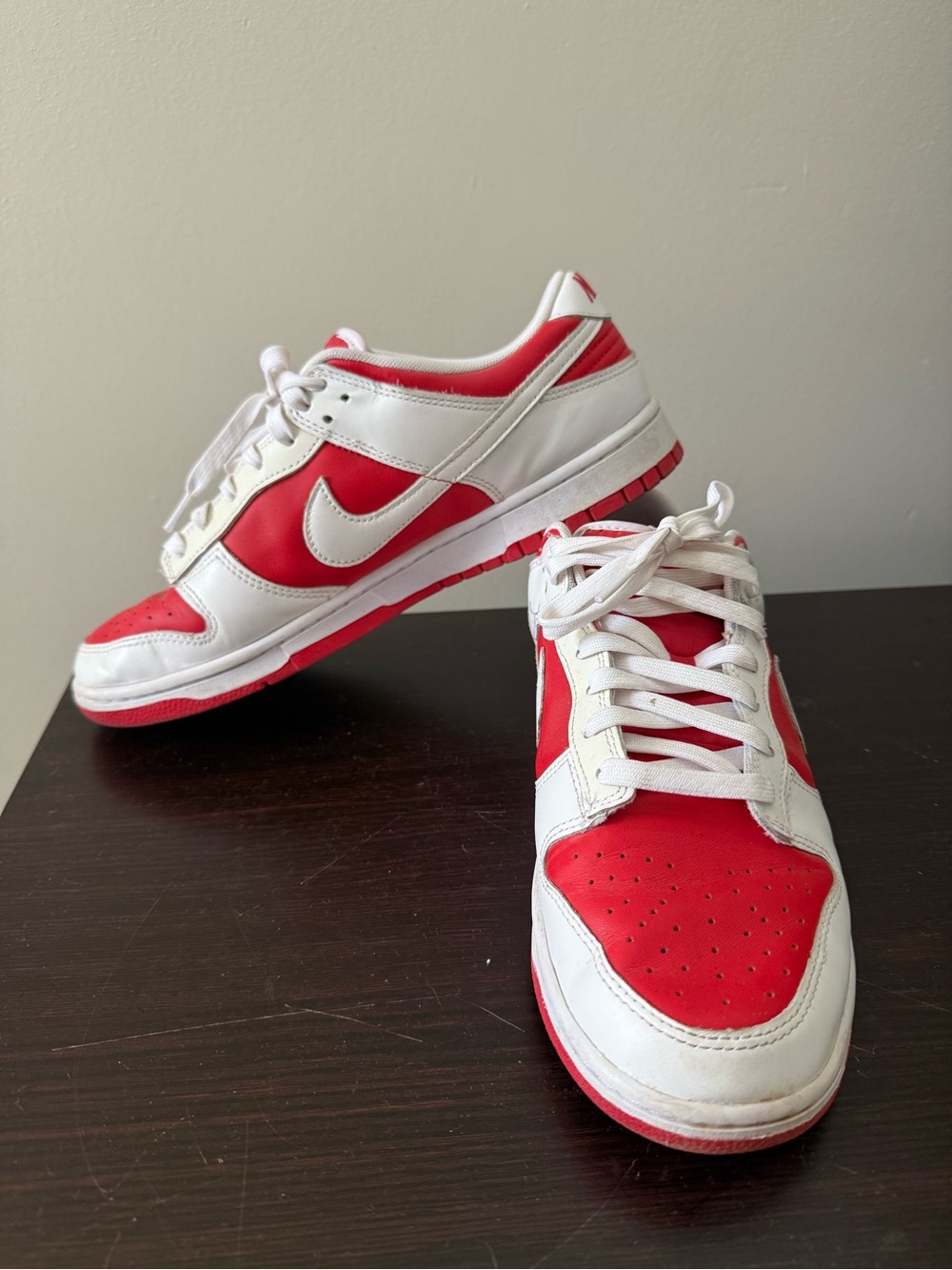 Nike White and Red Low-Top Sneakers